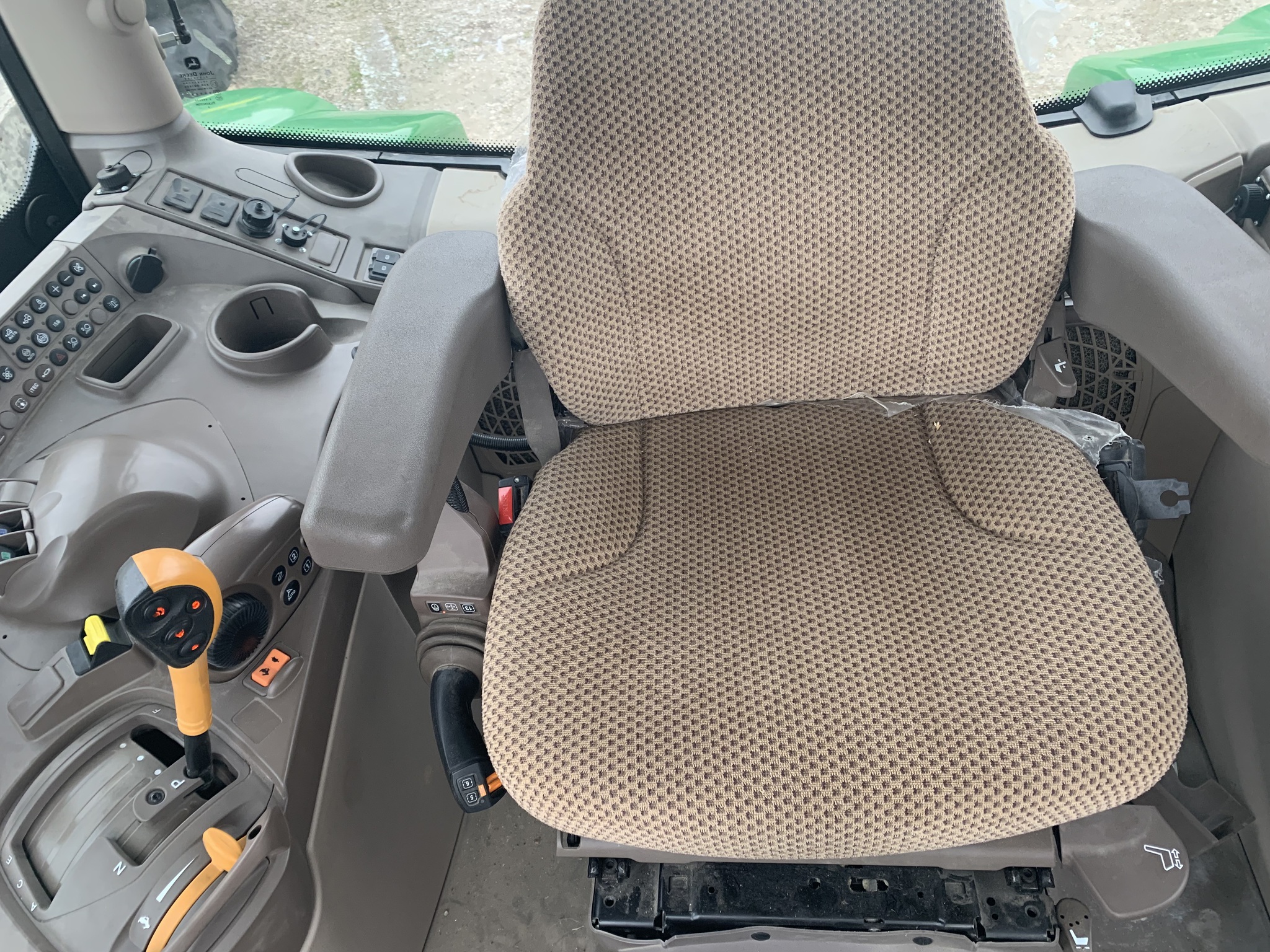 2023 John Deere 6R 120 Image 17