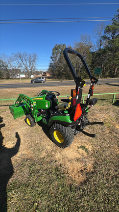 2025 John Deere 1025R Photo 3