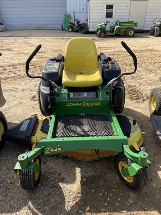 2010 John Deere Z445 Photo 1