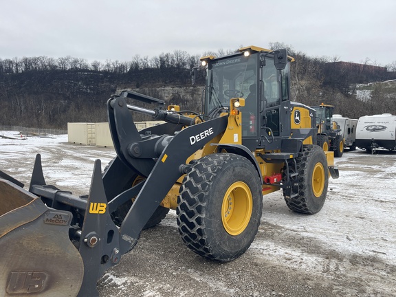 Photo of a 2024 John Deere 544 G