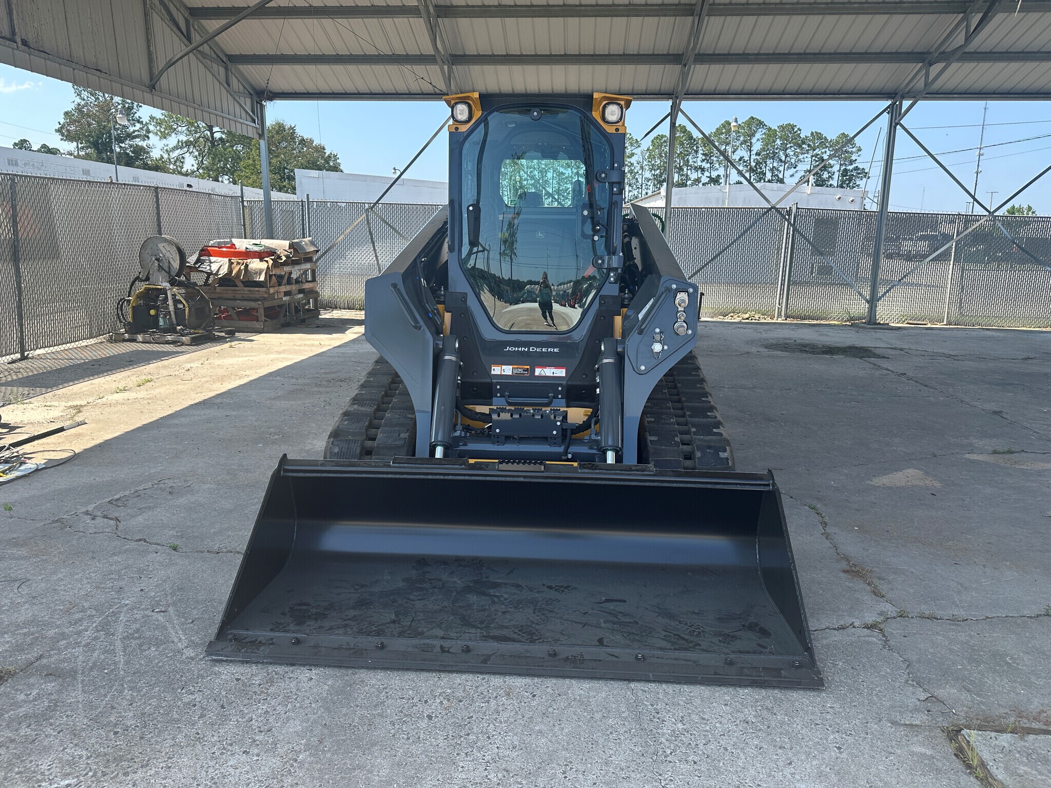 John Deere 331 P Image 3