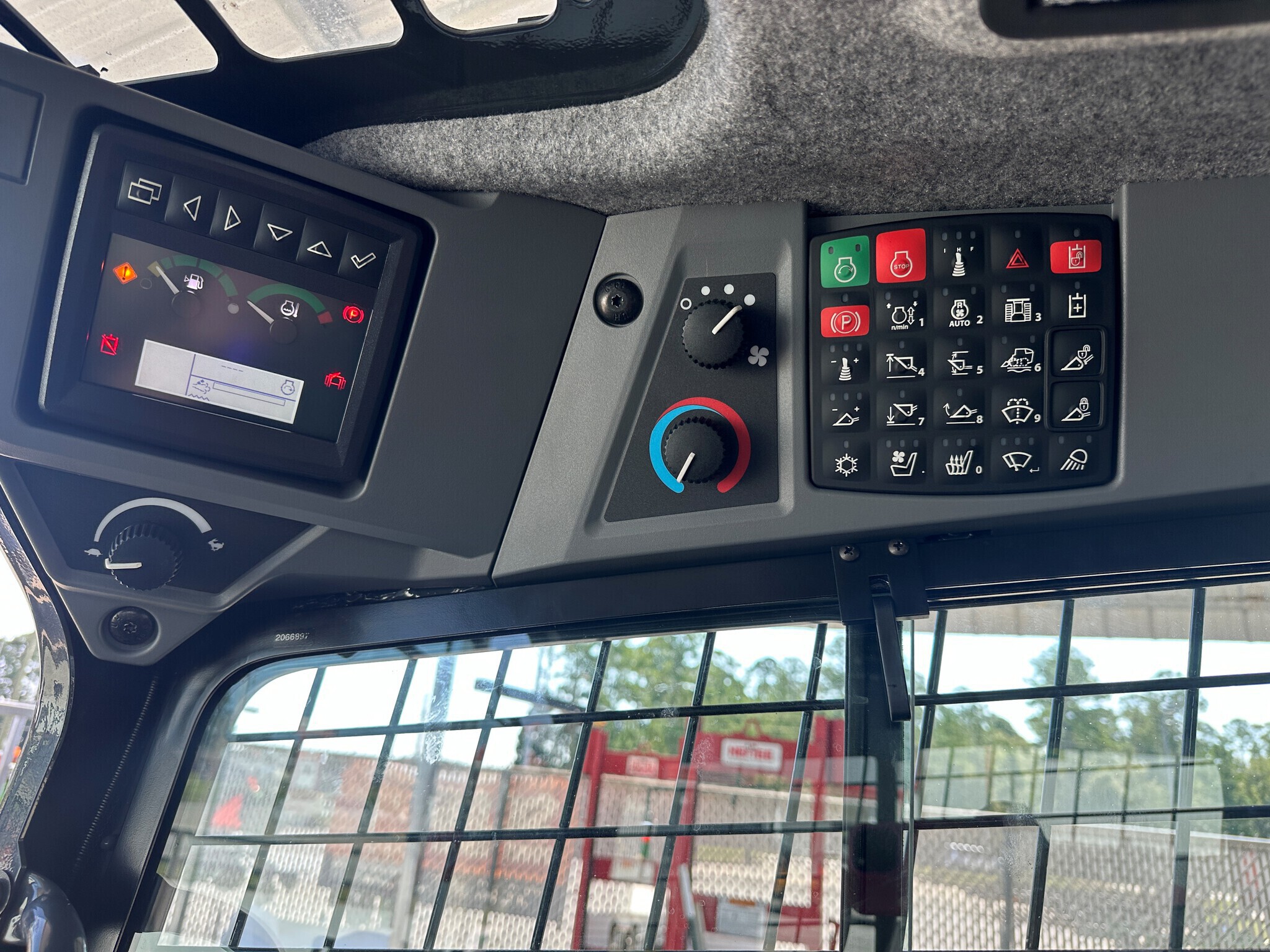 John Deere 331 P Image 6