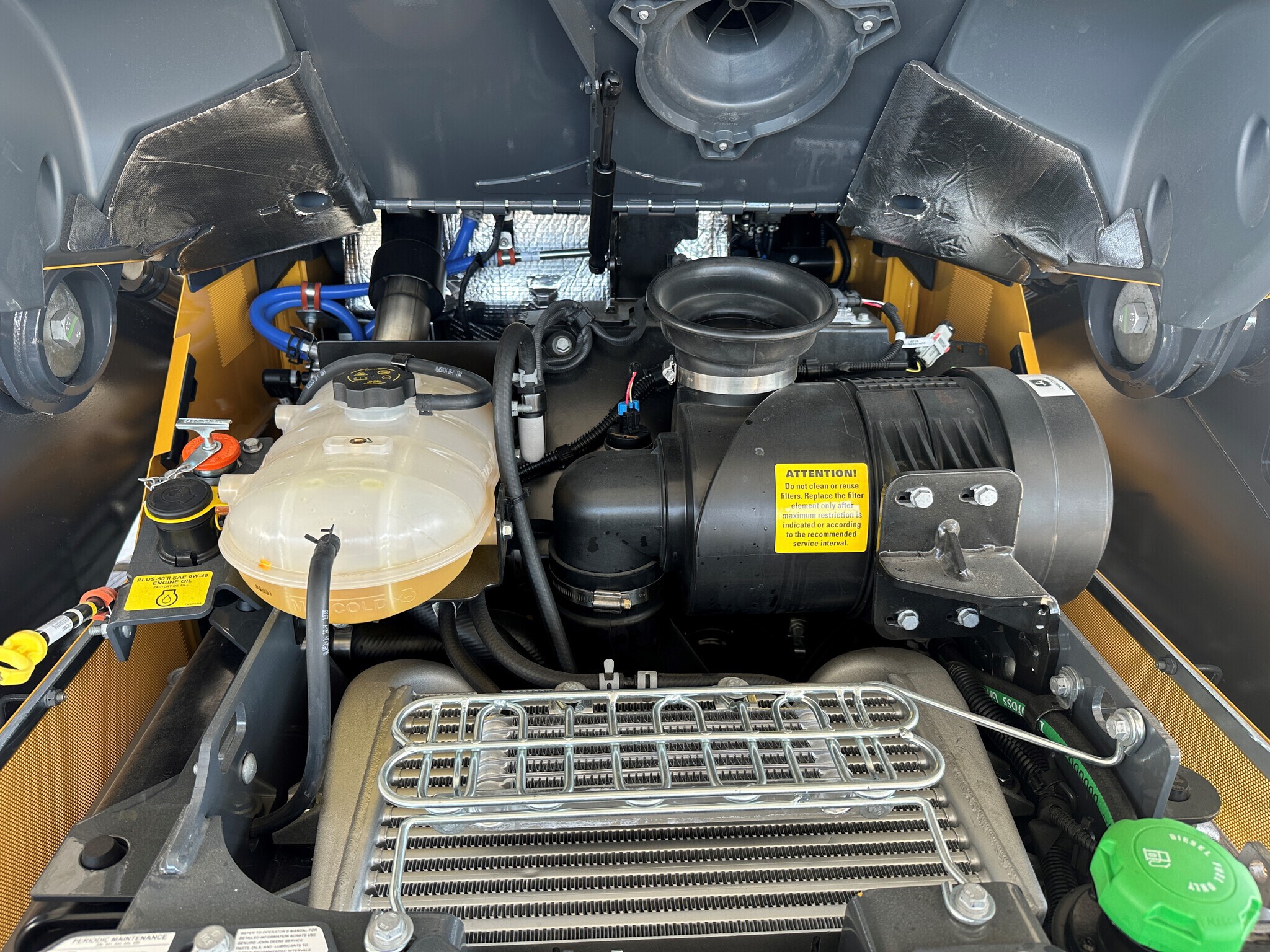 John Deere 331 P Image 8