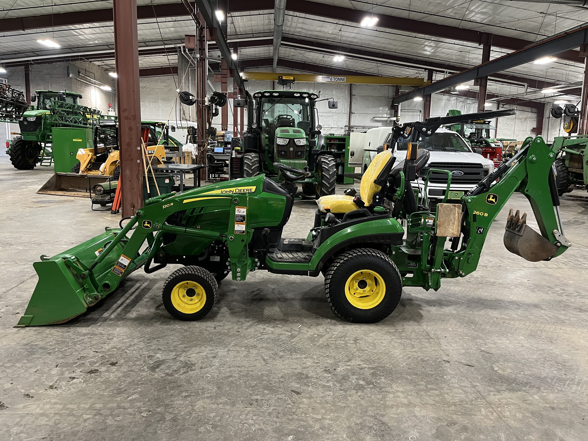 2021 John Deere 1025R Image 2
