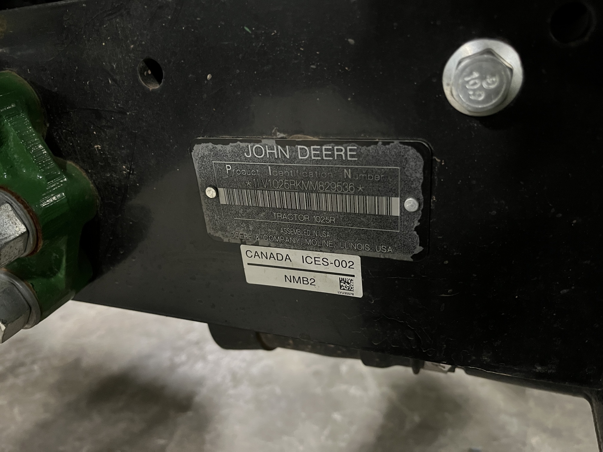 2021 John Deere 1025R Image 11