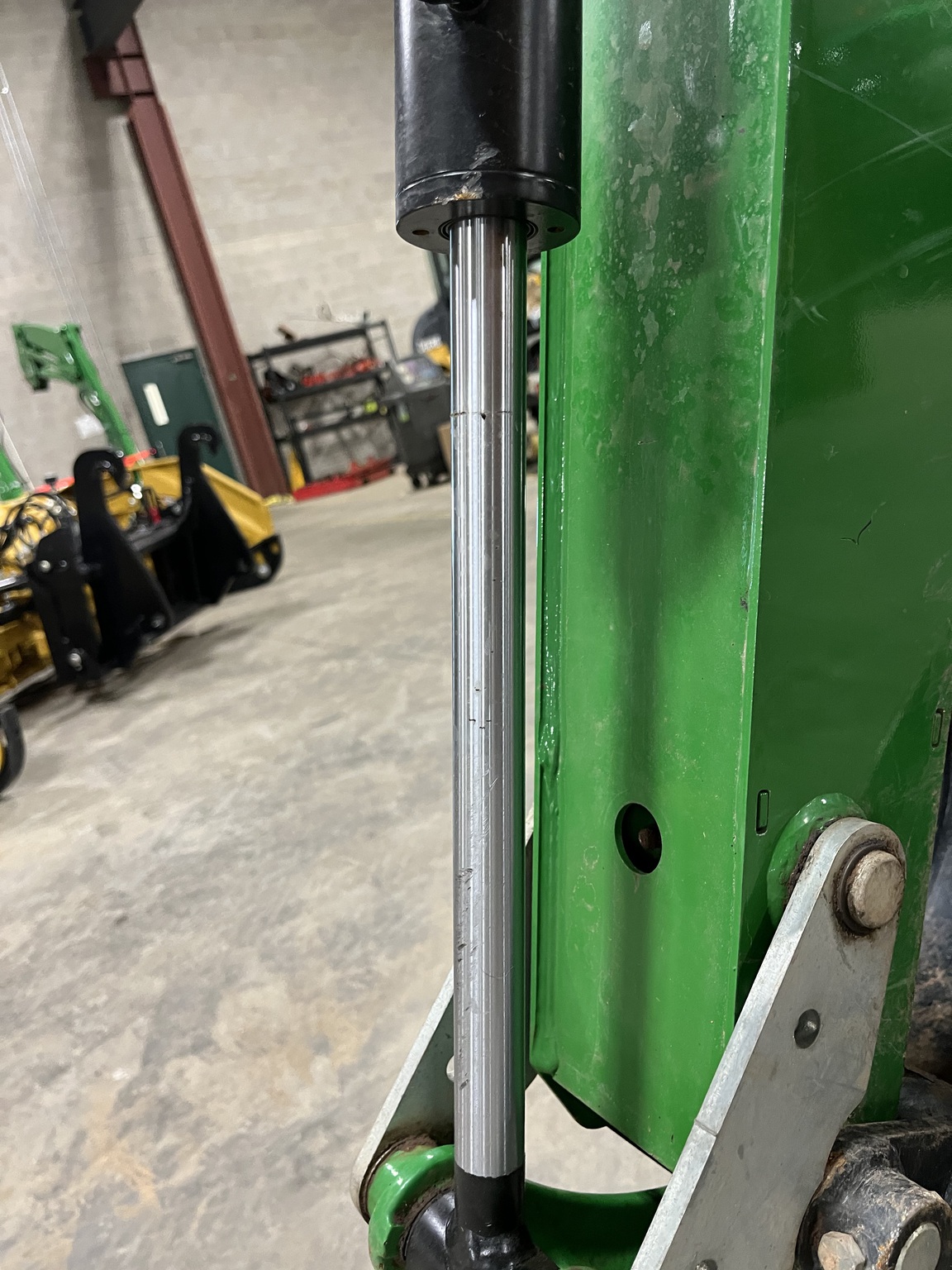 2021 John Deere 1025R Image 14