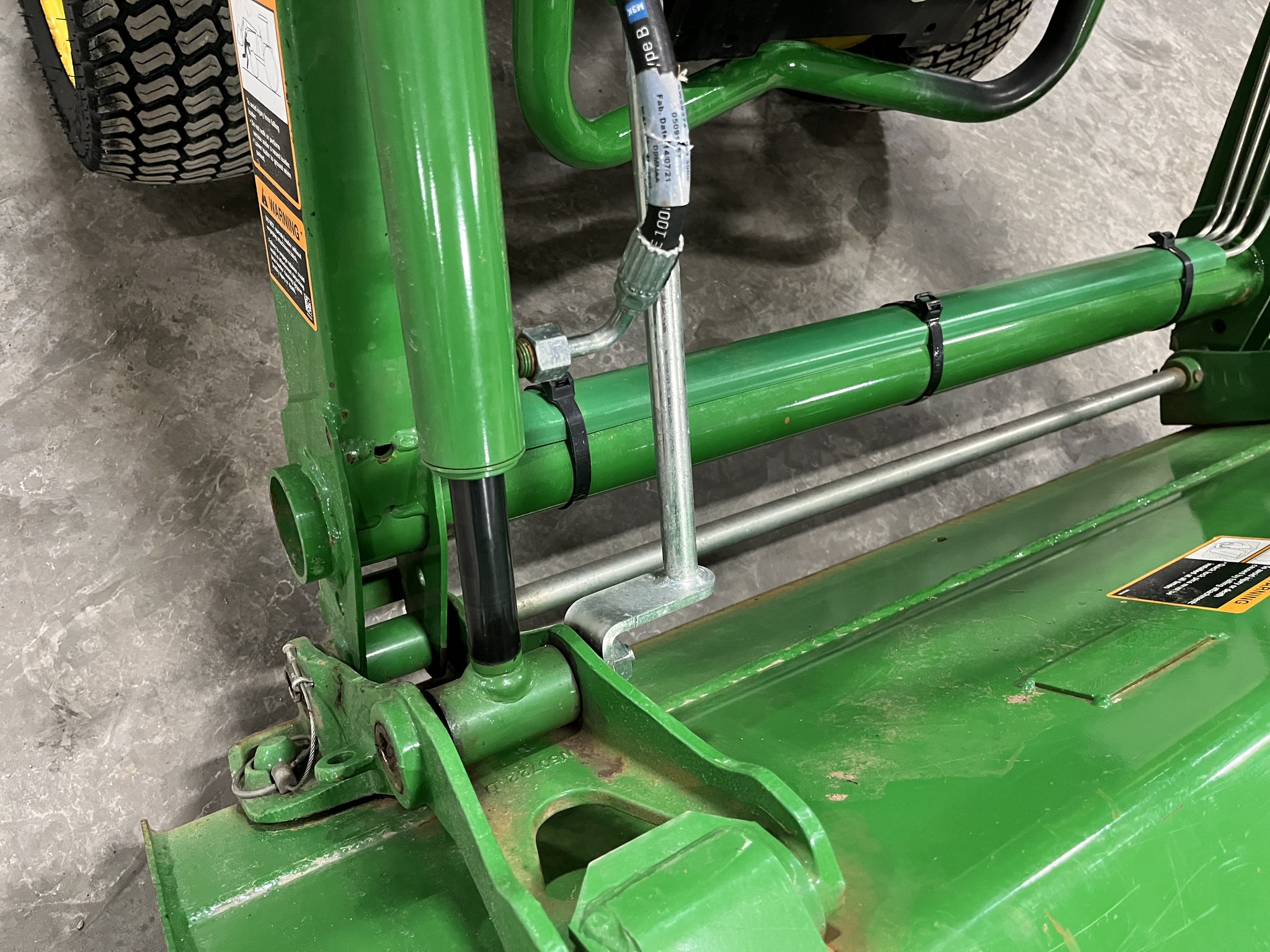 2021 John Deere 1025R Image 17