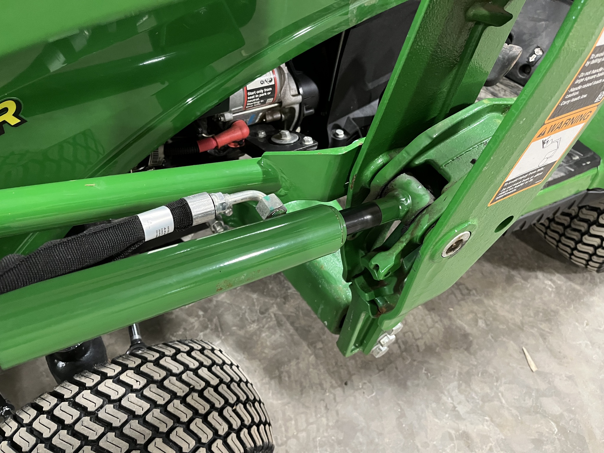 2021 John Deere 1025R Image 18