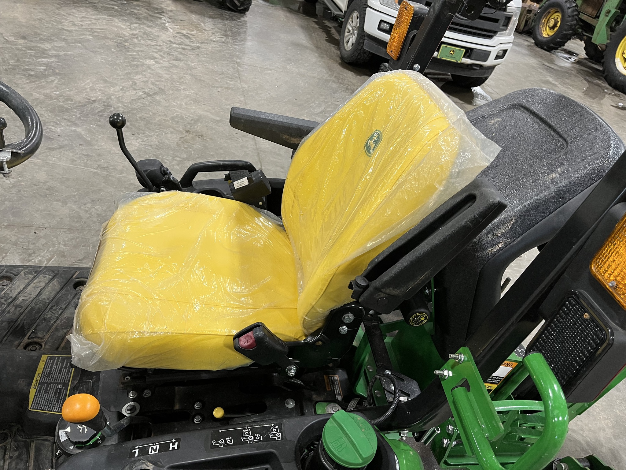 2021 John Deere 1025R Image 23