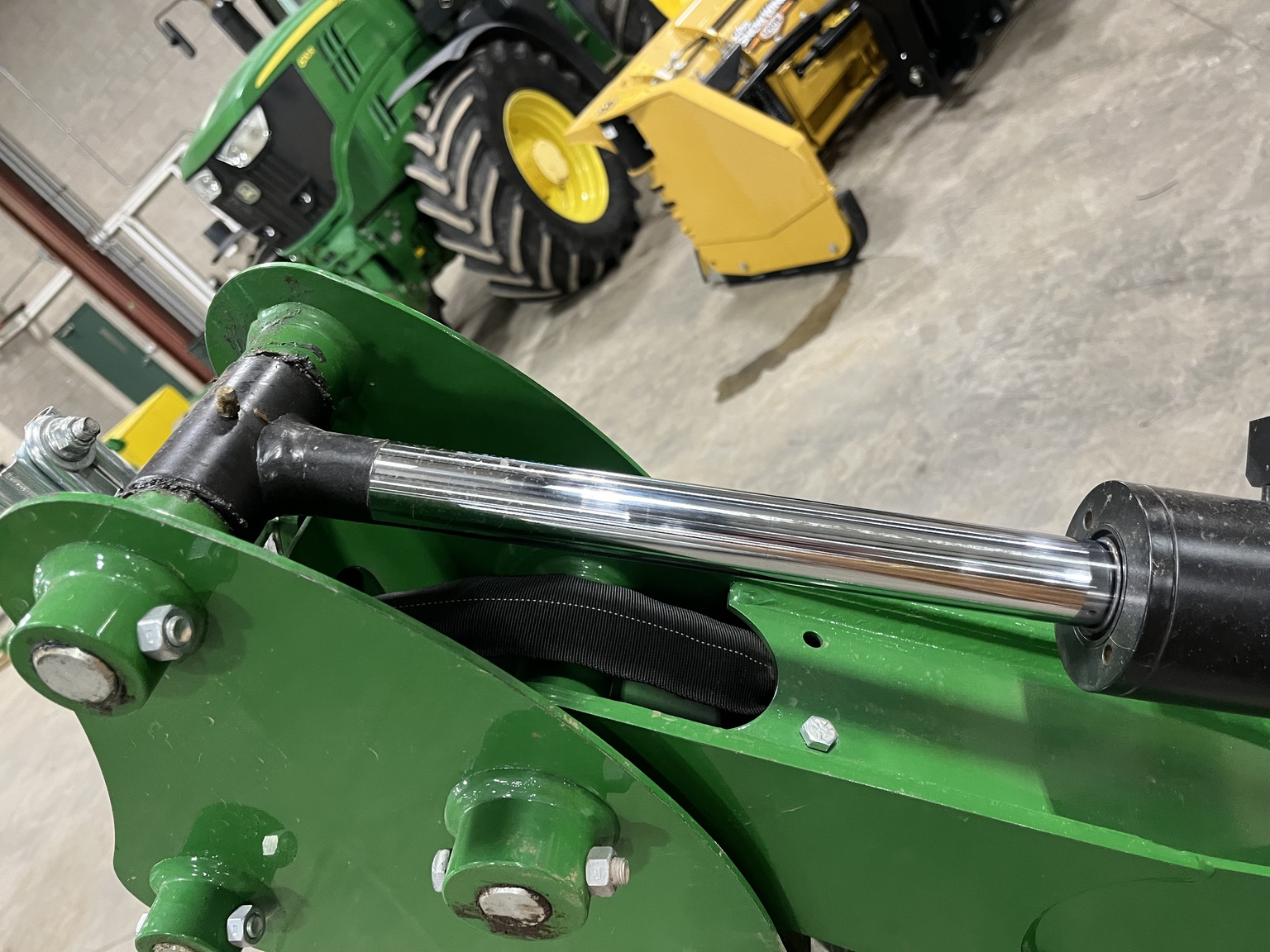 2021 John Deere 1025R Image 15