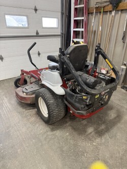 Photo of 2022 Exmark LZE742GKC