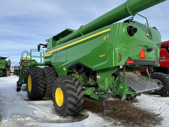 Used 2025 John Deere S7 800 Combines at Horizon Ag & Turf in Lloydminster, AB - Photo4