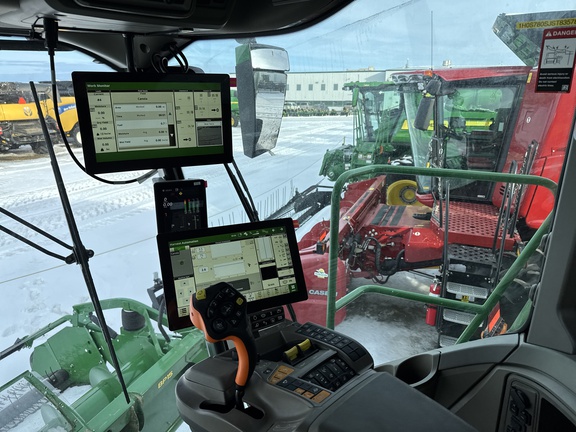 Used 2025 John Deere S7 800 Combines at Horizon Ag & Turf in Lloydminster, AB - Photo12