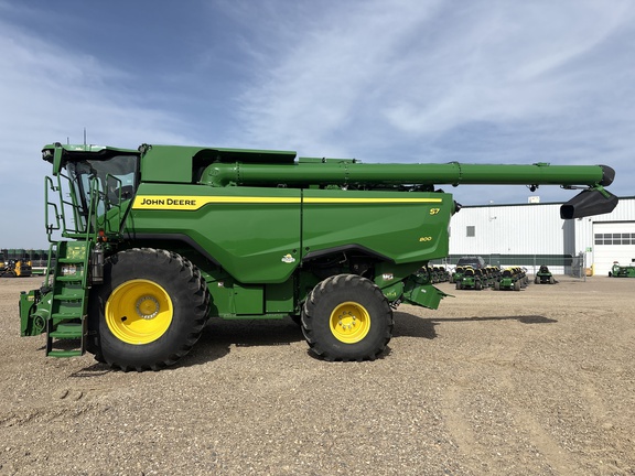 Used 2025 John Deere S7 800 Combines at Horizon Ag & Turf in Lloydminster, AB - Photo9