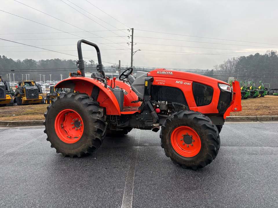 2017 Kubota M5-091 Image 1