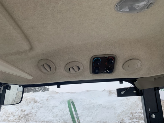 Used 2024 John Deere 3046R Compact Utility Tractors at Horizon Ag & Turf in Westlock, AB - Photo8