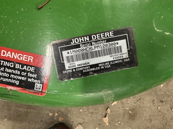 2023 John Deere X750 - Photo6