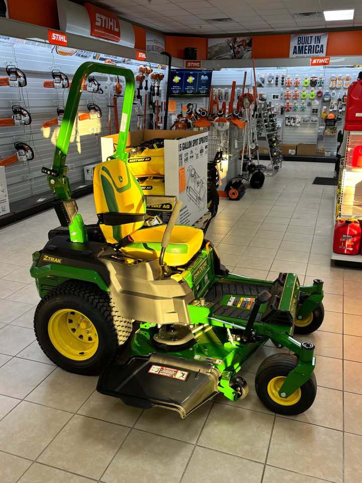 2026 John Deere Z545R Image 5
