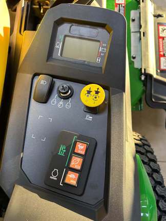 2026 John Deere Z545R-8