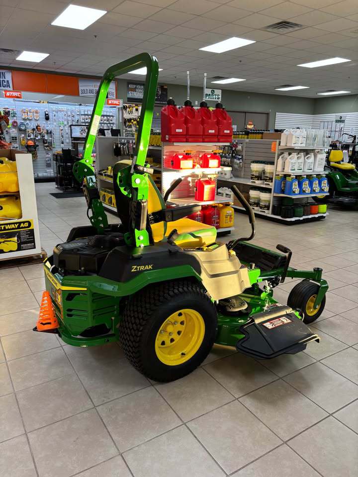 2026 John Deere Z545R Image 6