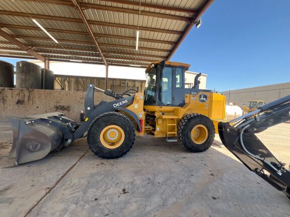 Photo of a 2023 John Deere 624P