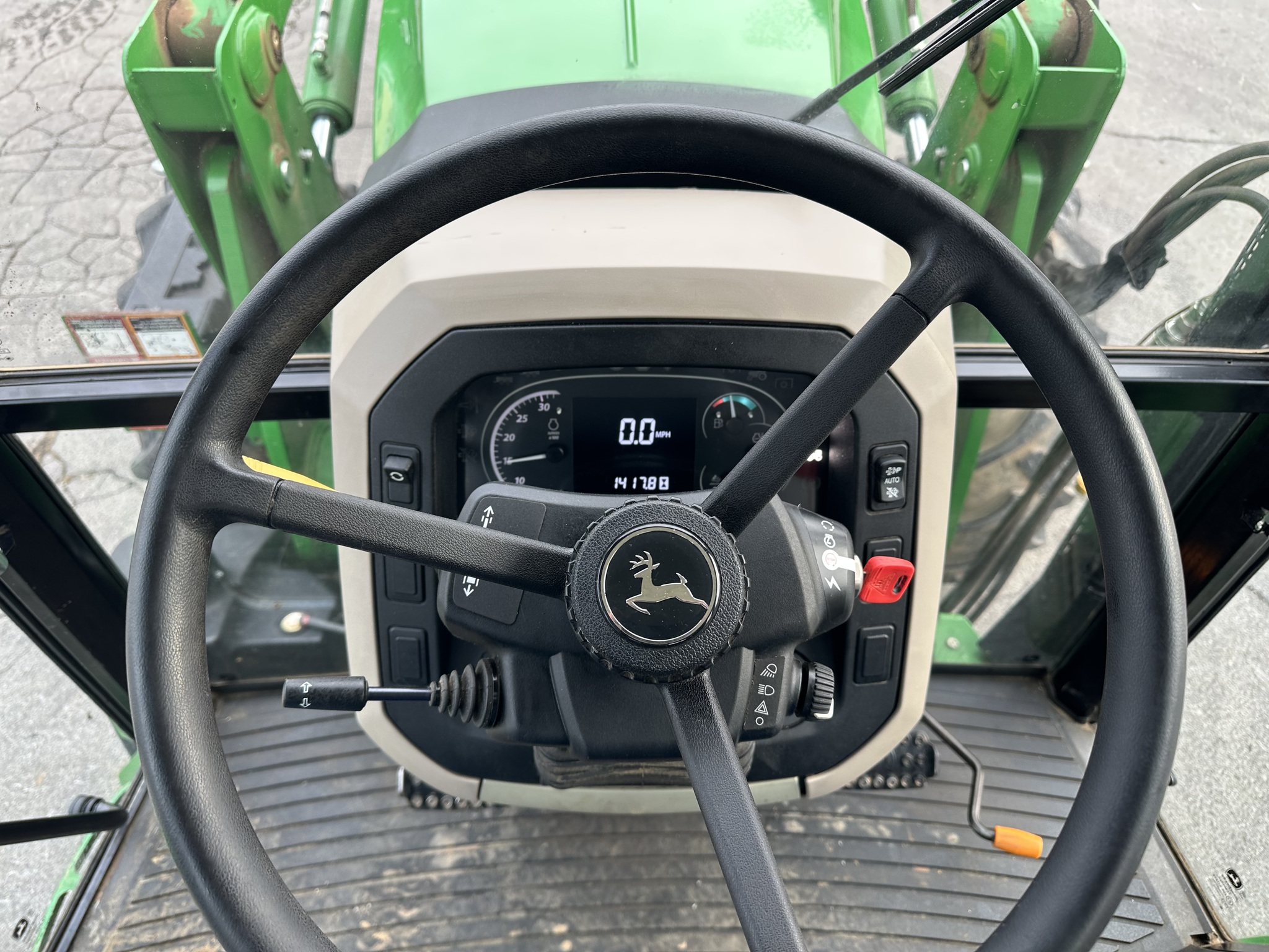 2017 John Deere 5085E Image 9