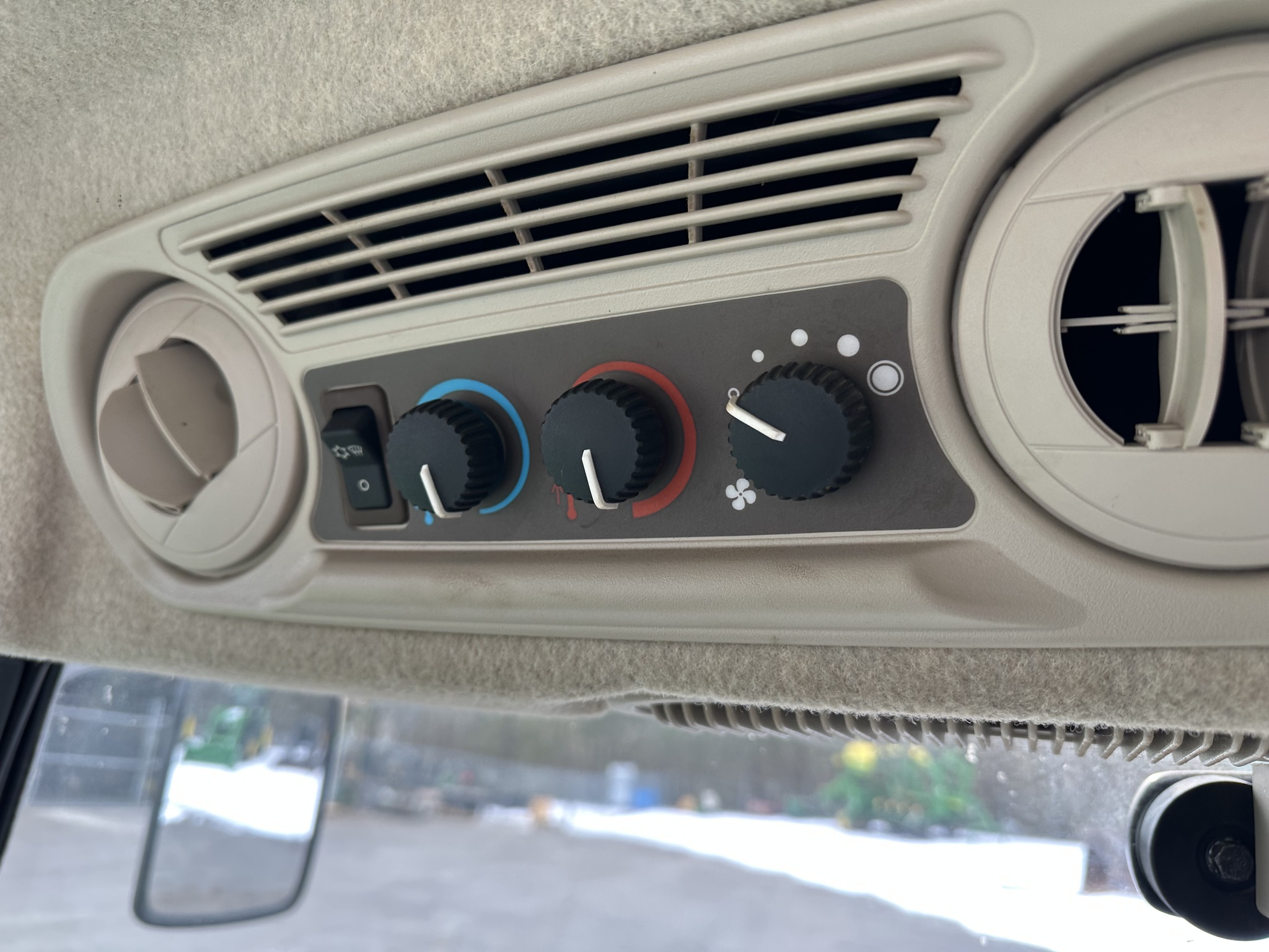 2017 John Deere 5085E Image 8