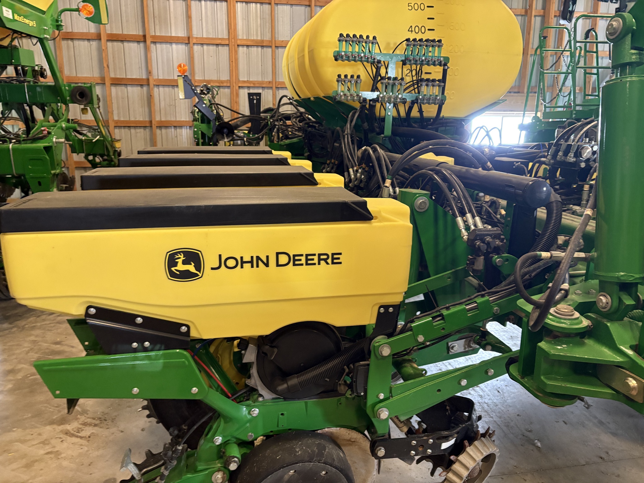 2015 John Deere 1775NT Image 8