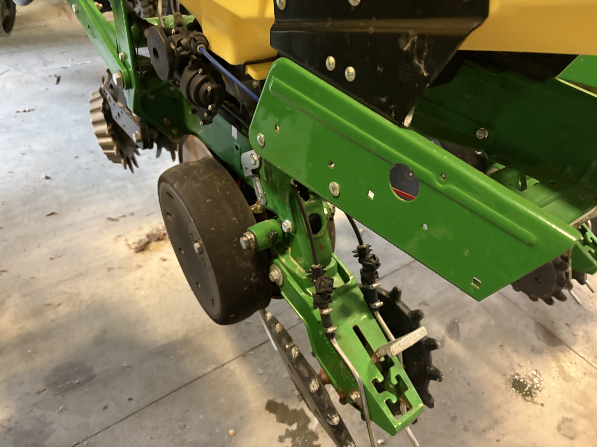 2015 John Deere 1775NT Image 11