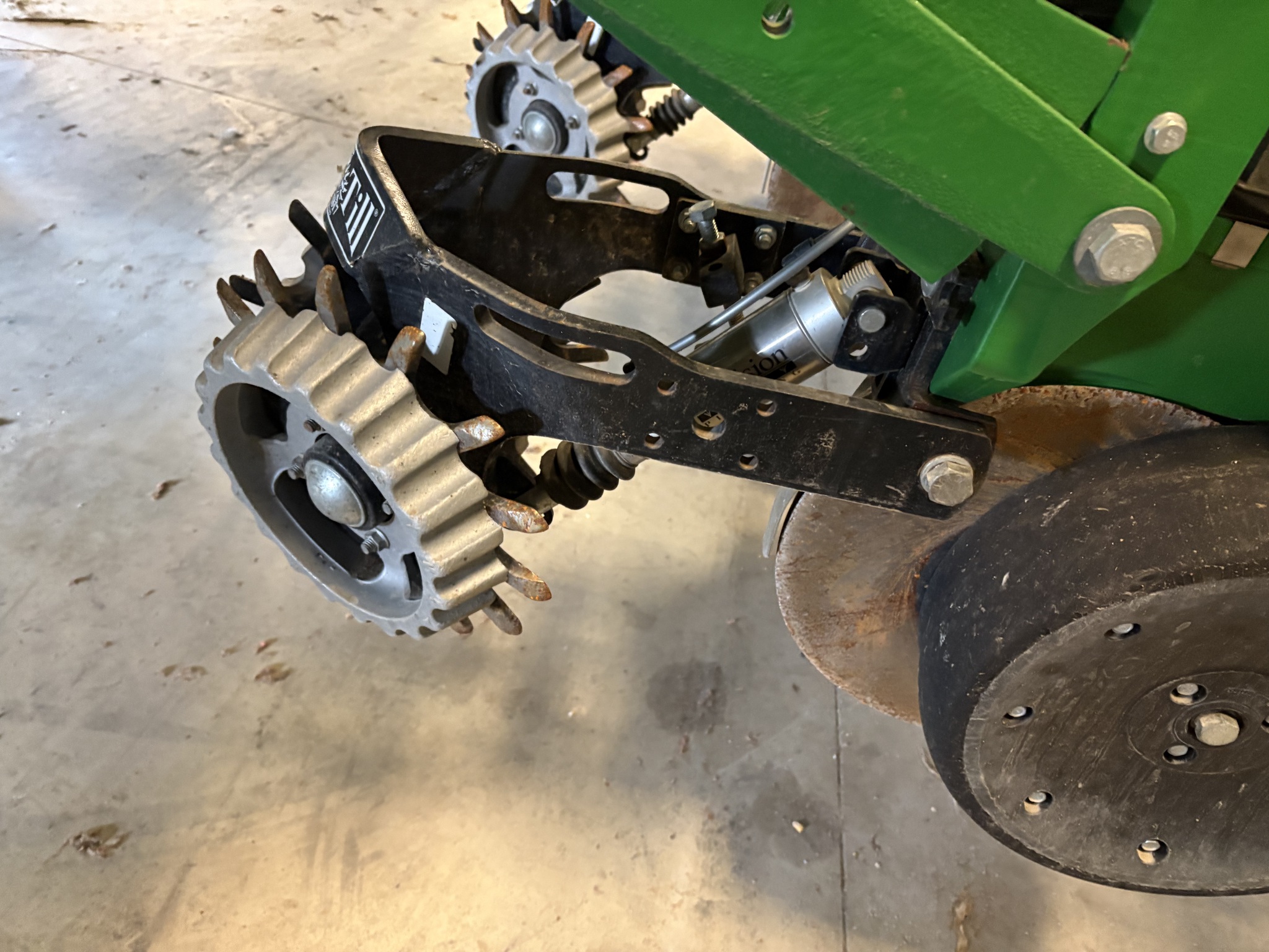 2015 John Deere 1775NT Image 9