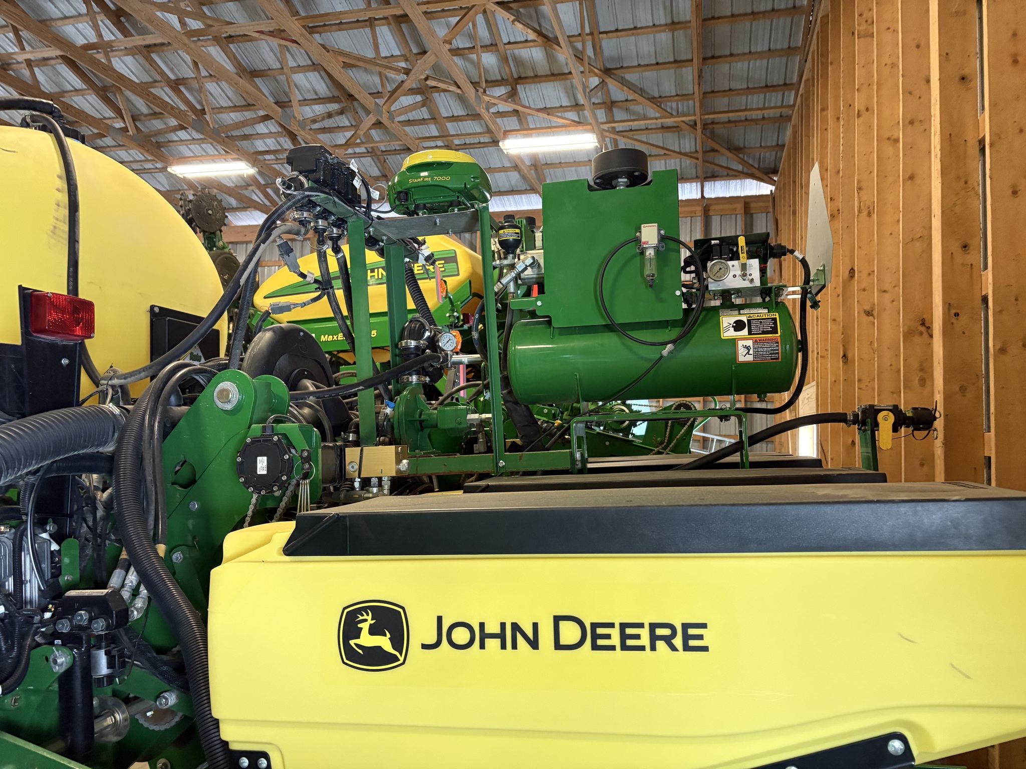 2015 John Deere 1775NT Image 17