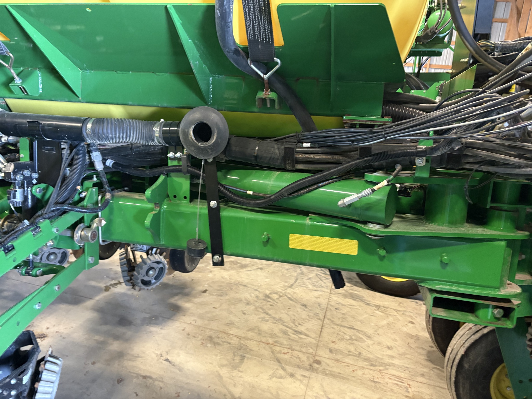 2015 John Deere 1775NT Image 15