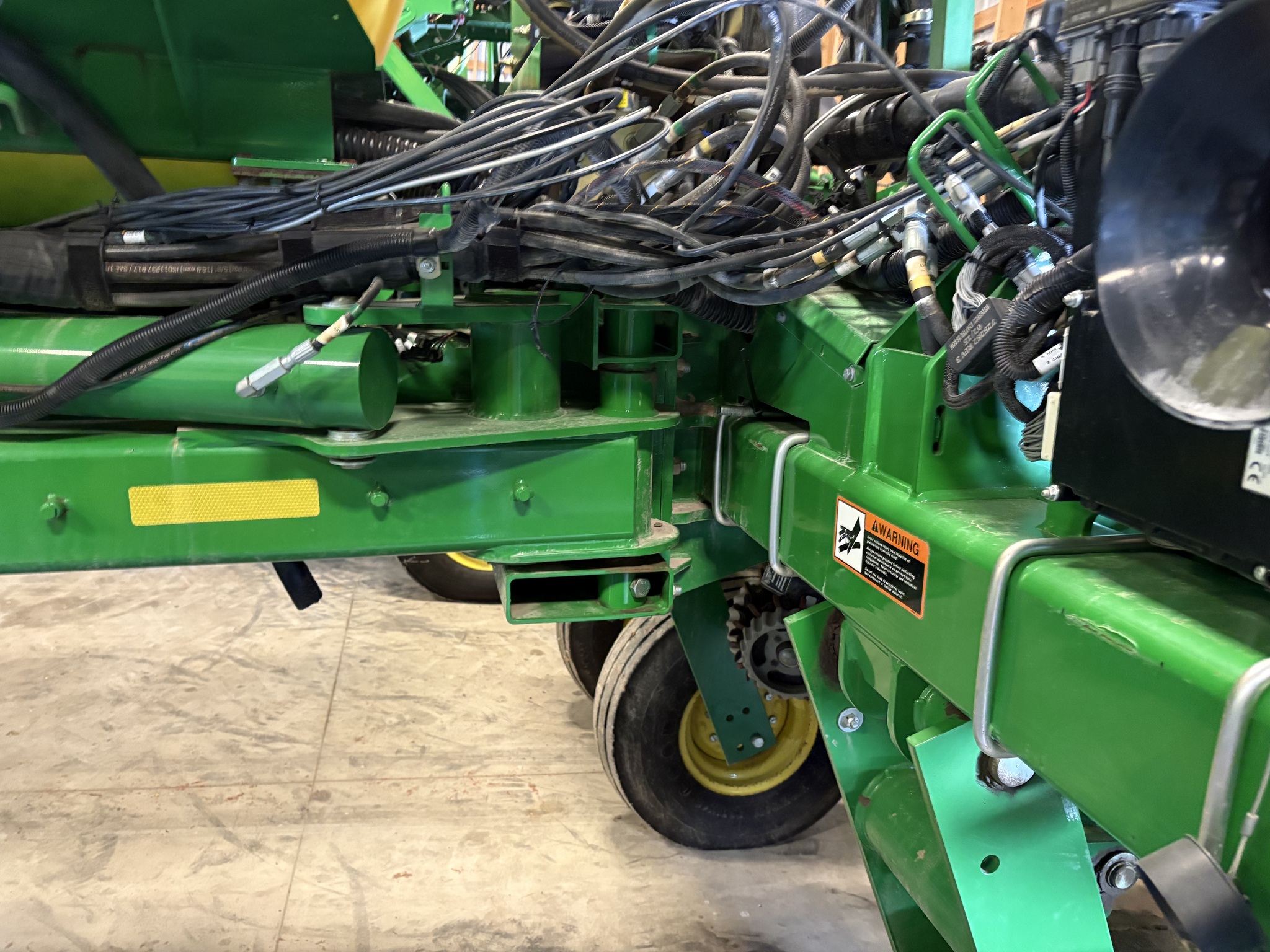 2015 John Deere 1775NT Image 18