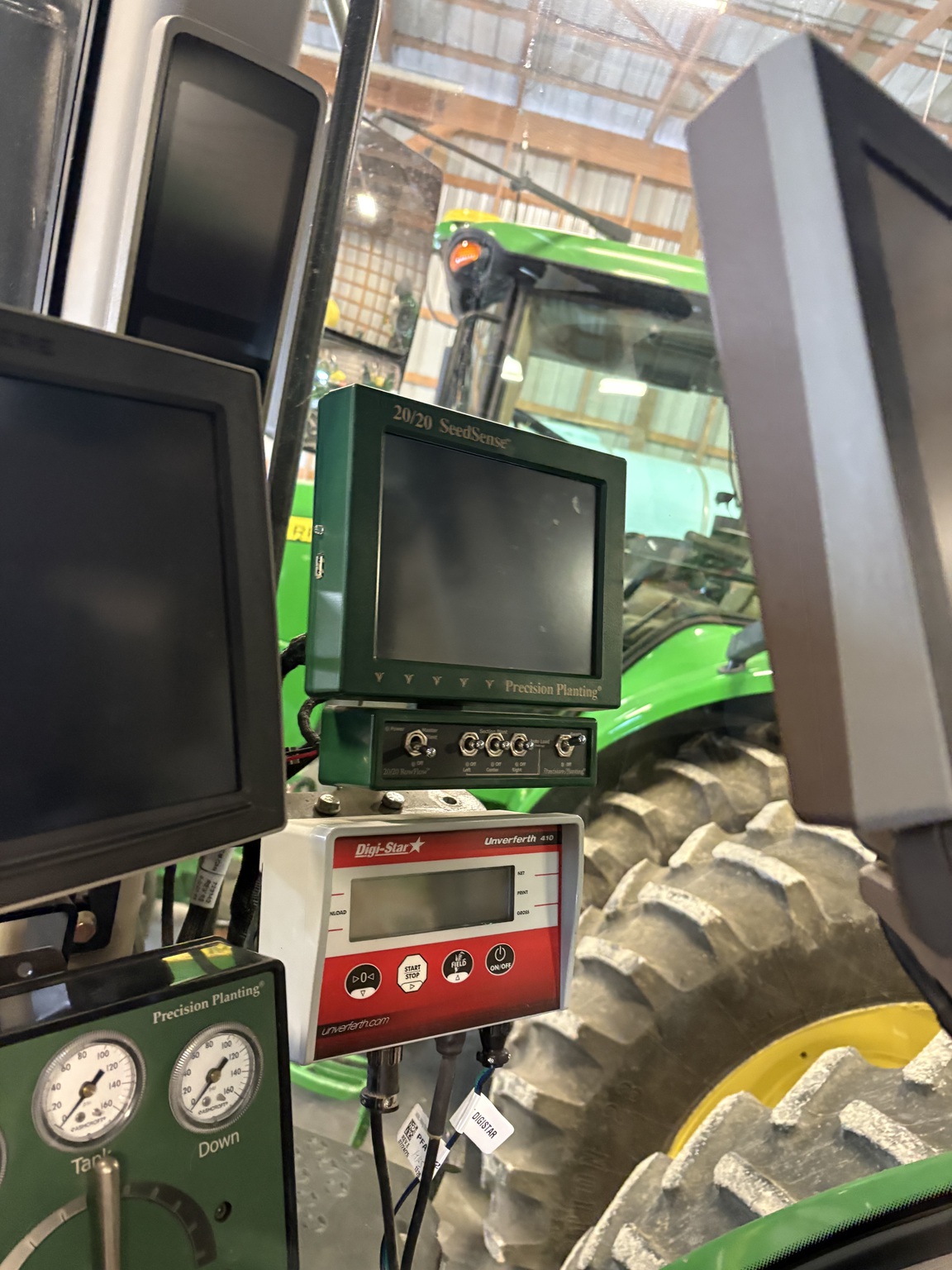 2015 John Deere 1775NT Image 34