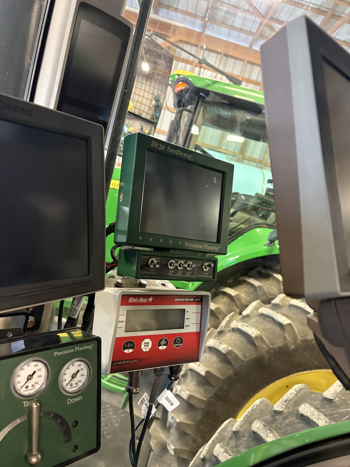 2015 John Deere 1775NT Image 32