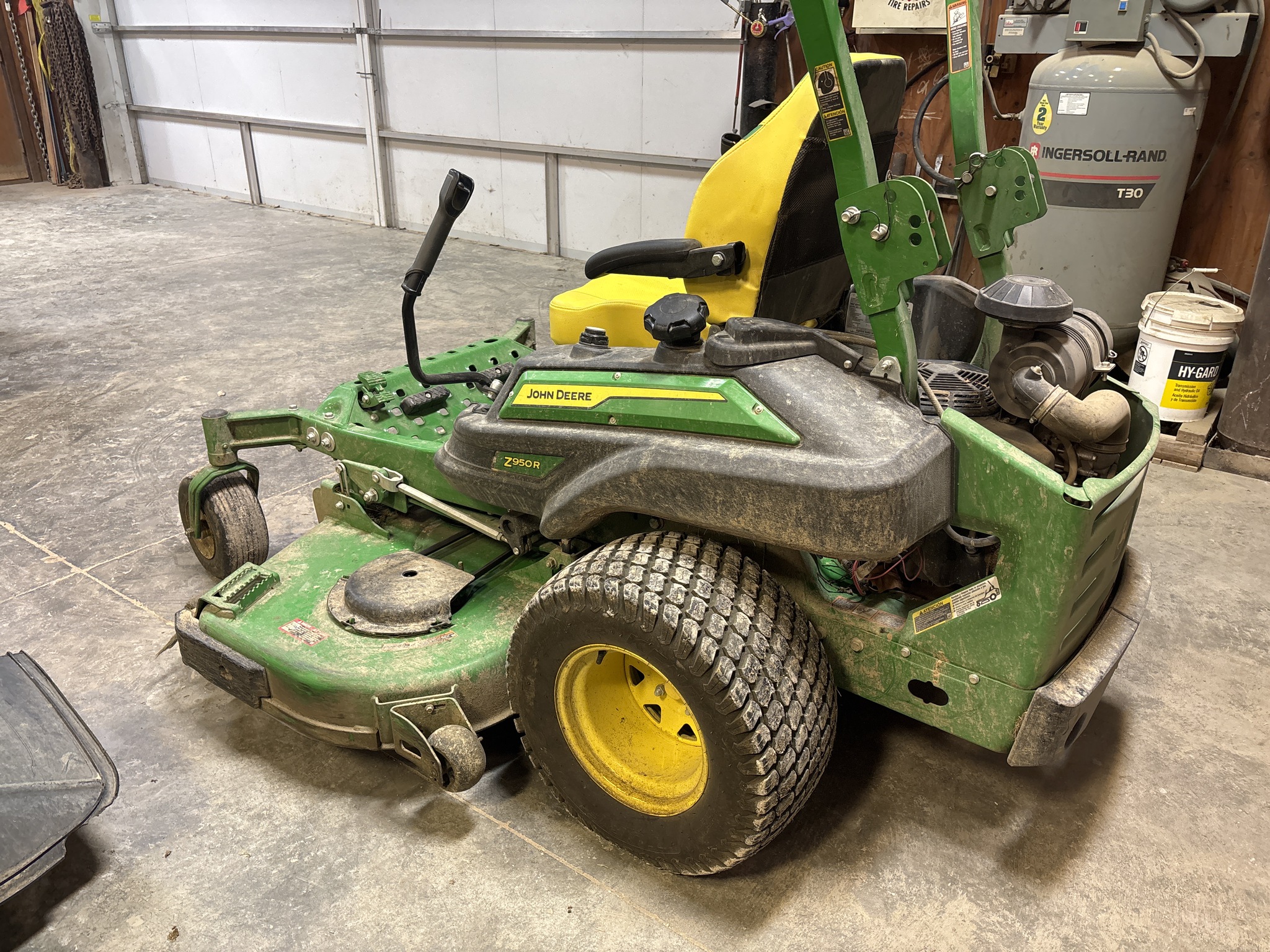 Used 2024 John Deere Z950R Zero Turn Mowers at Koenig Equipment in Franklin, IN - PhotoXL2