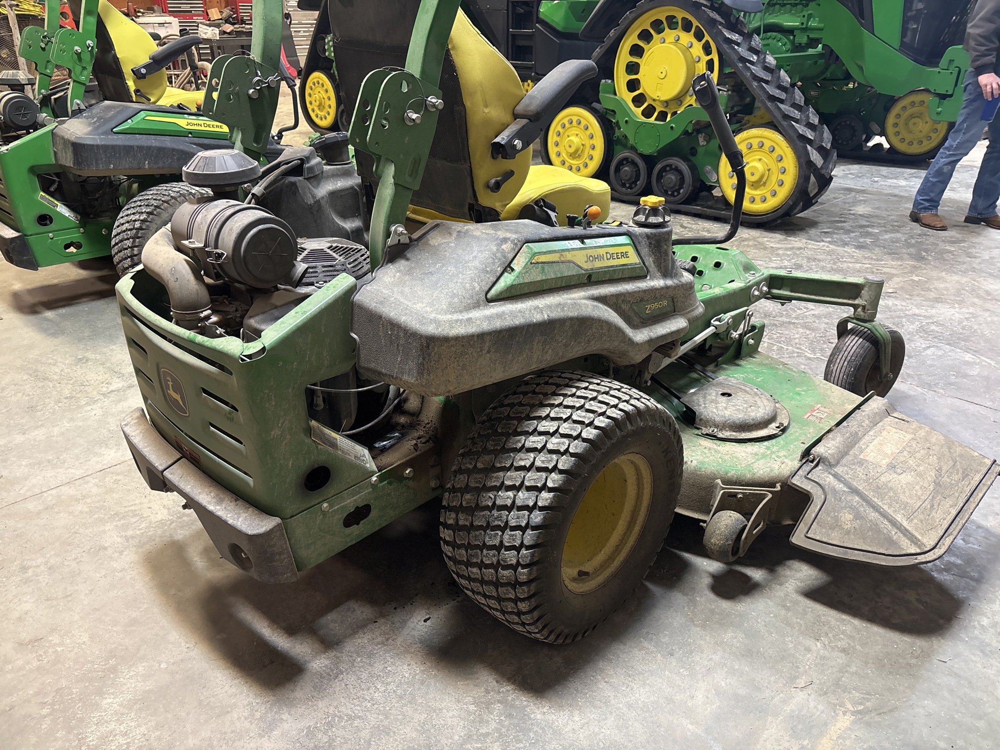 Used 2024 John Deere Z950R Zero Turn Mowers at Koenig Equipment in Franklin, IN - PhotoXL3