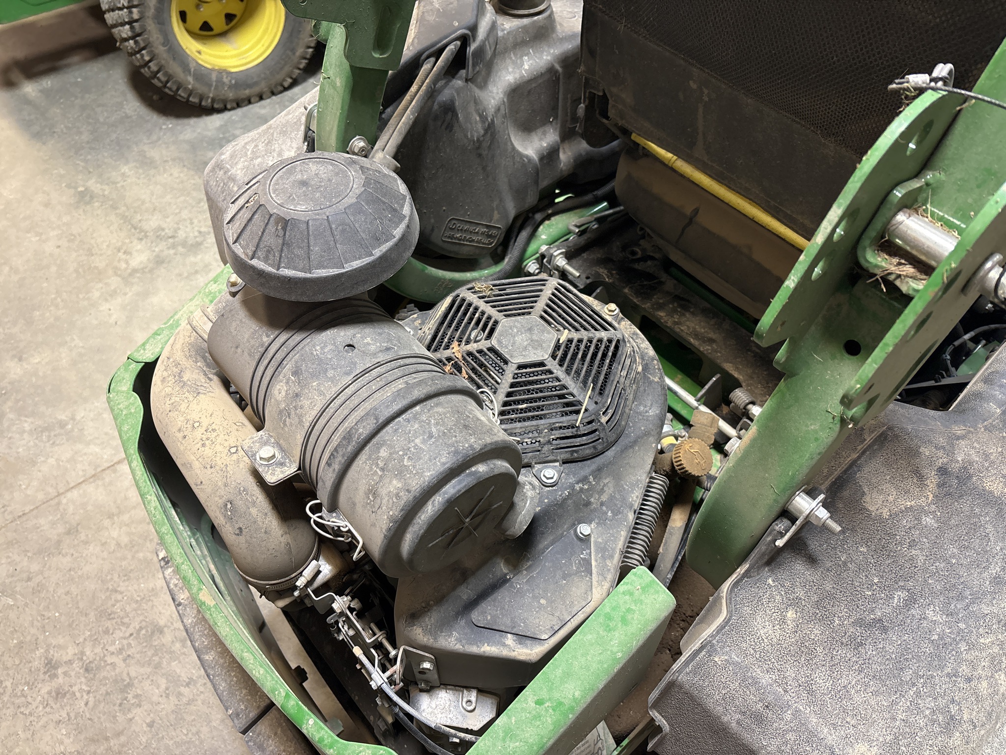 Used 2024 John Deere Z950R Zero Turn Mowers at Koenig Equipment in Franklin, IN - PhotoXL13