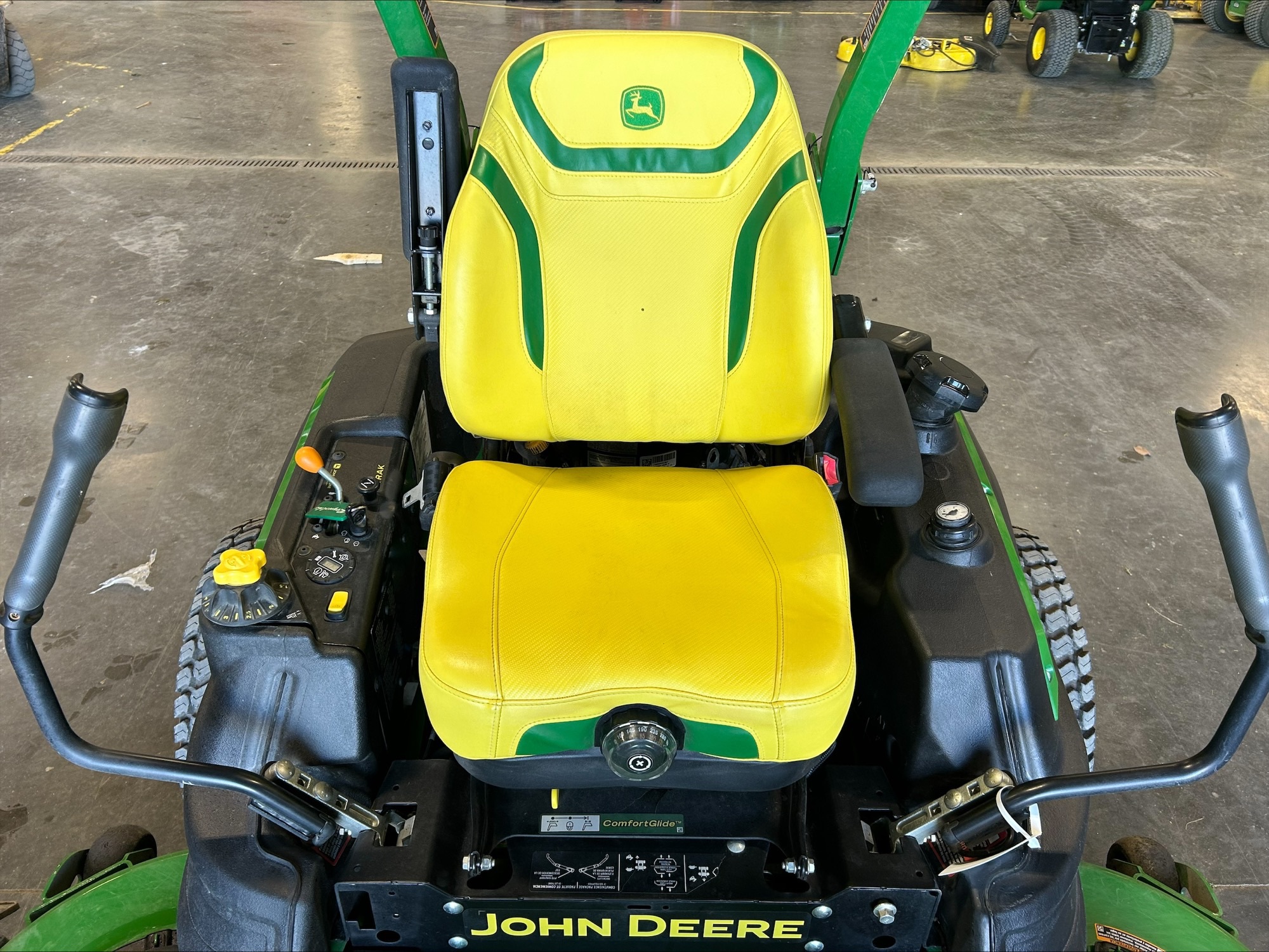 Used 2024 John Deere Z950R Zero Turn Mowers at Koenig Equipment in Franklin, IN - PhotoXL8