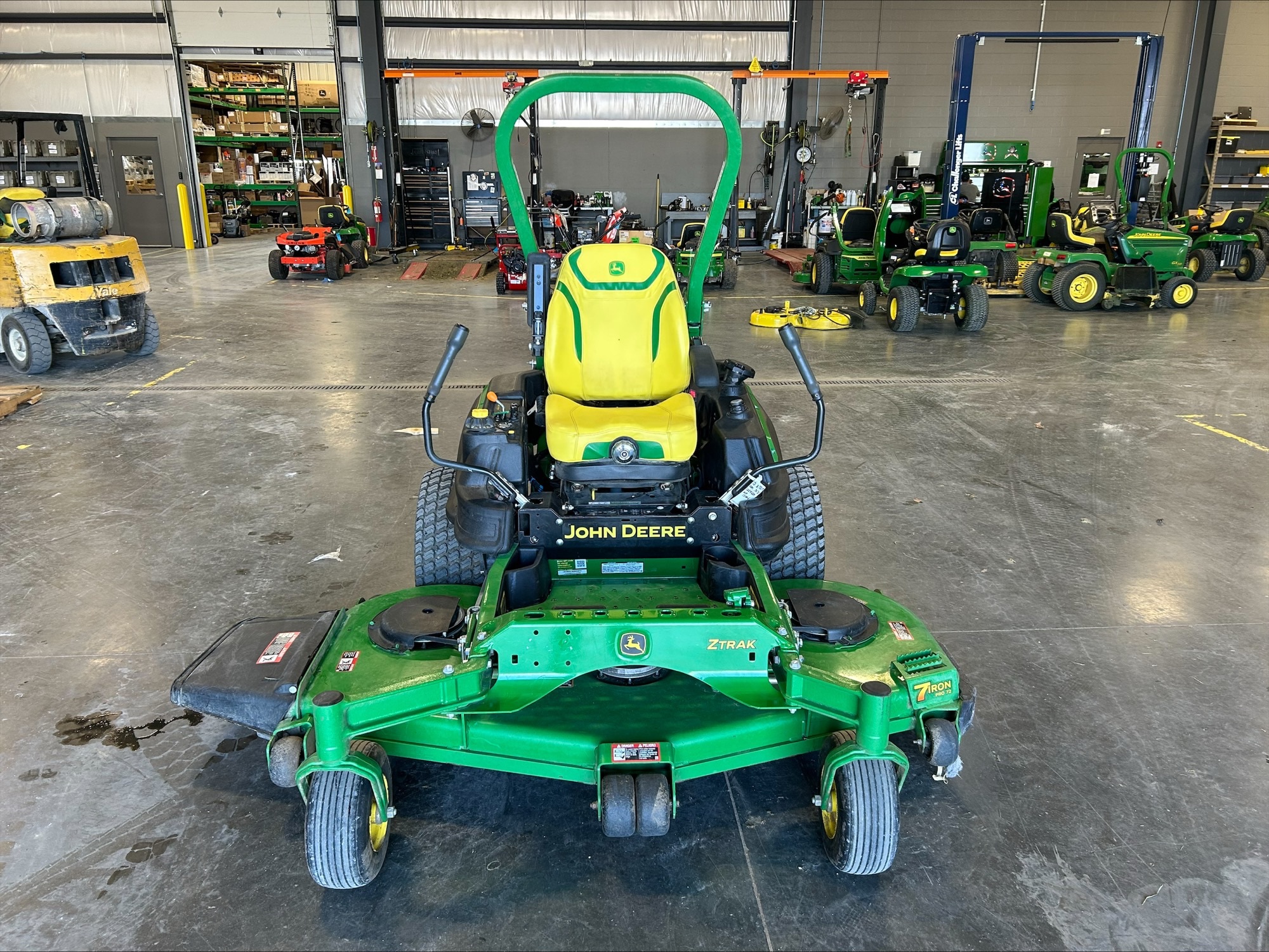 Used 2024 John Deere Z950R Zero Turn Mowers at Koenig Equipment in Franklin, IN - PhotoXL7