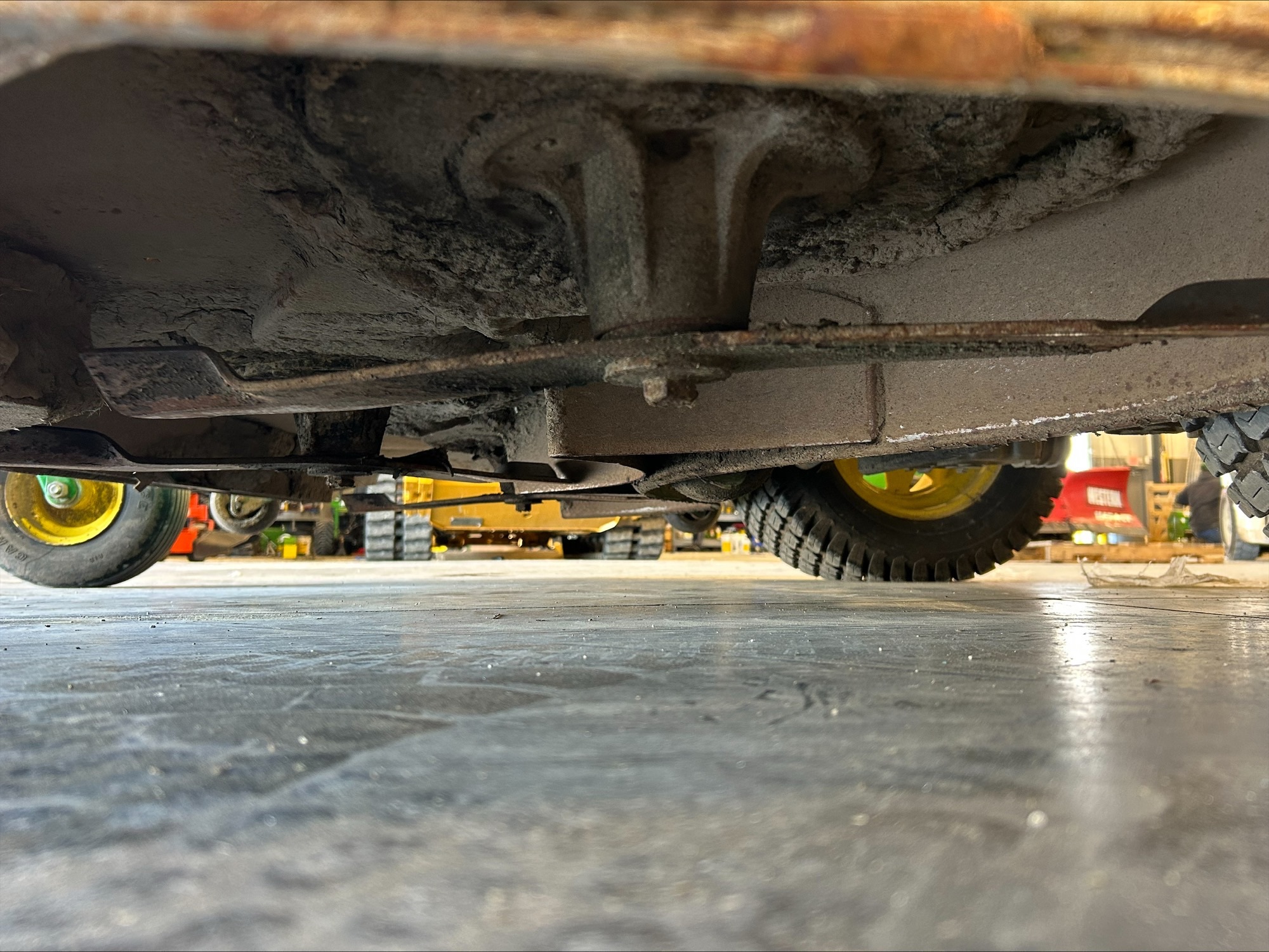 Used 2024 John Deere Z950R Zero Turn Mowers at Koenig Equipment in Franklin, IN - PhotoXL10