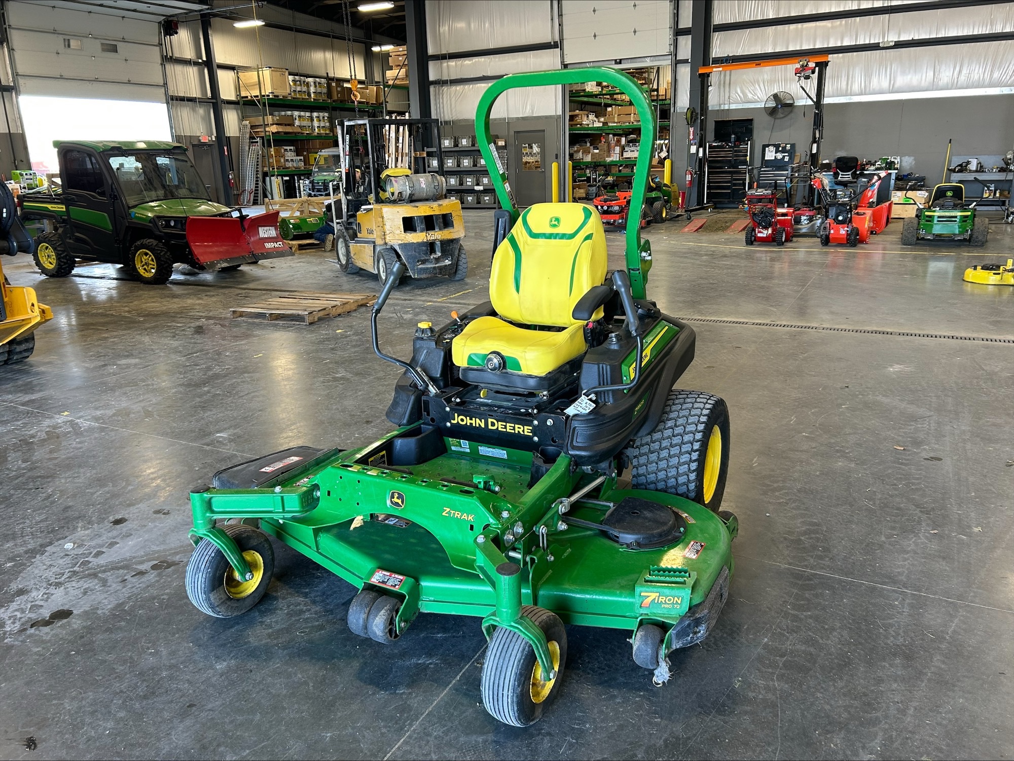 Used 2024 John Deere Z950R Zero Turn Mowers at Koenig Equipment in Franklin, IN - PhotoXL0