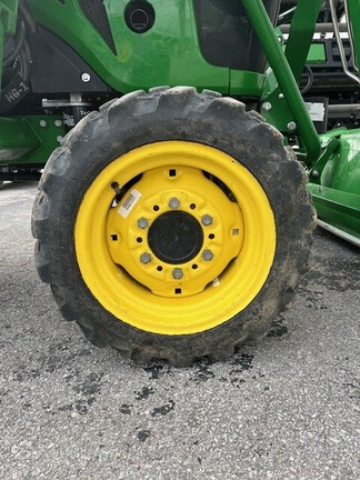 2023 John Deere 2032R