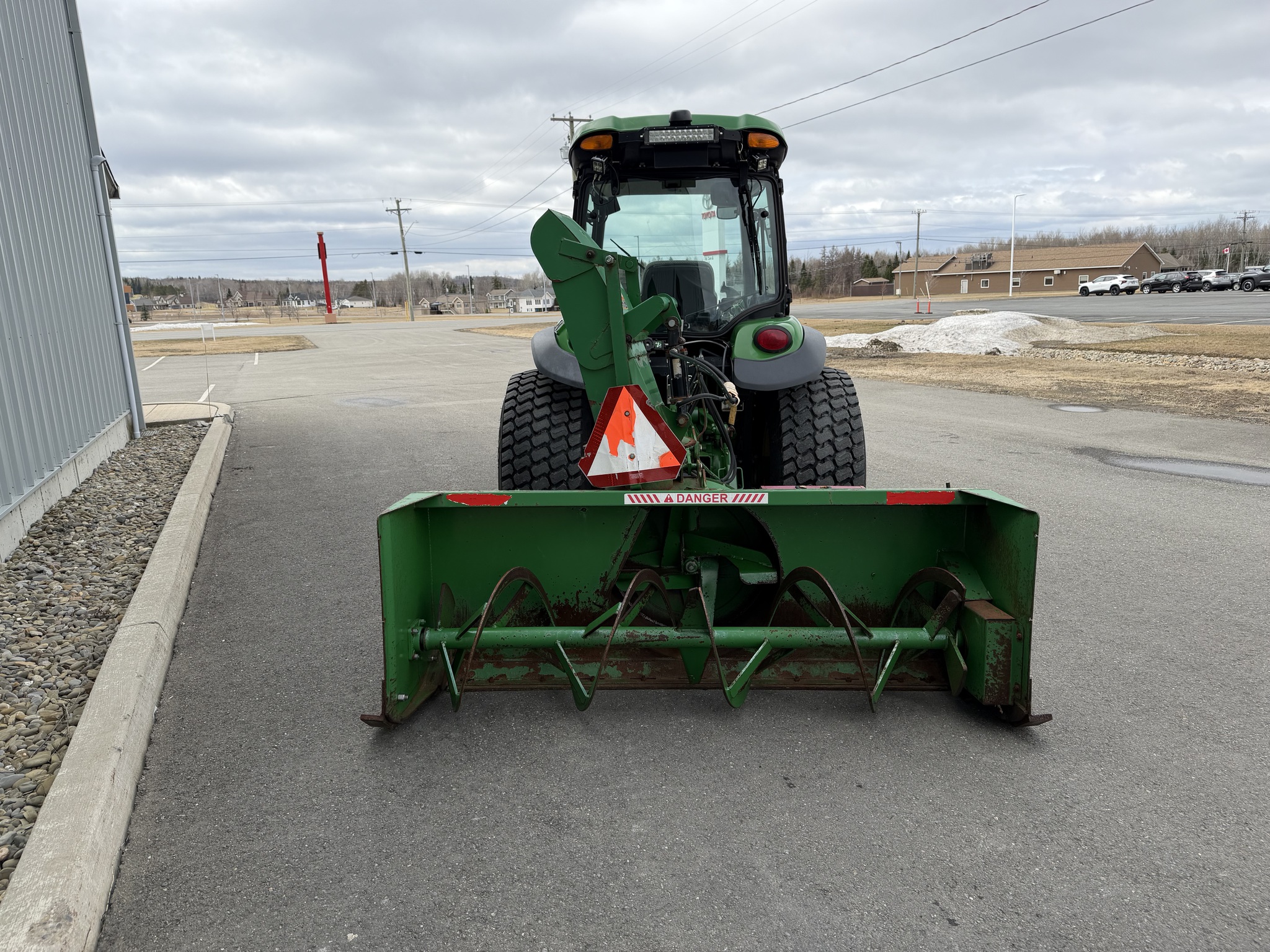 2018 John Deere 4052R Image 7