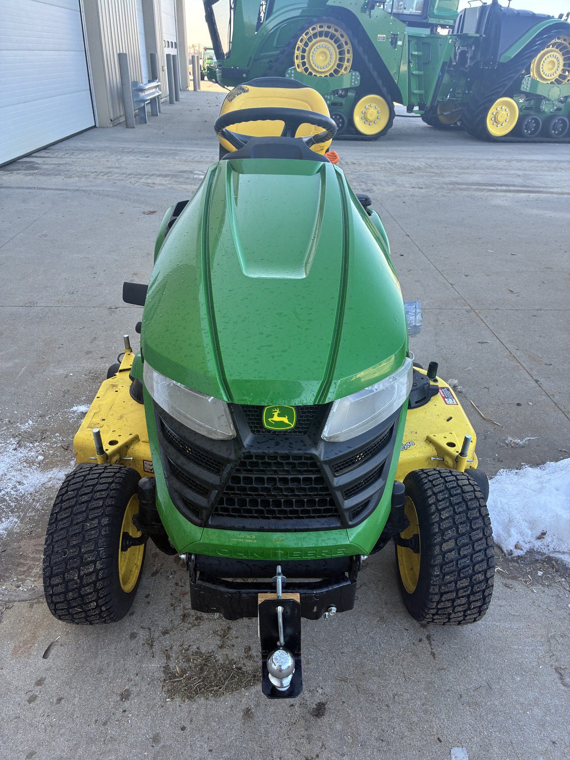 2018 John Deere X380 Image 2