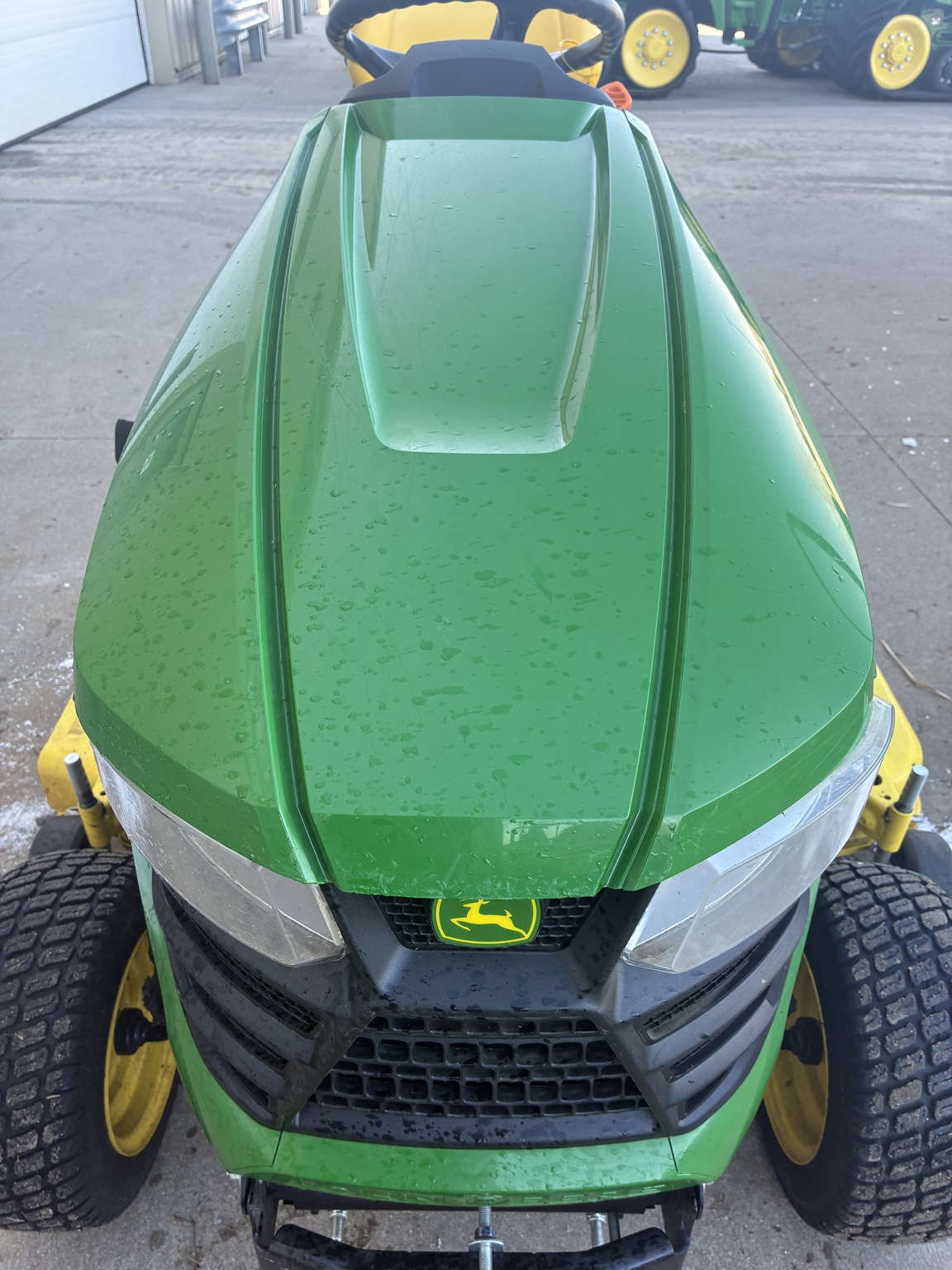 2018 John Deere X380 Image 6