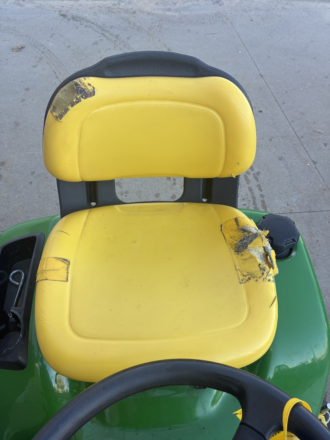 2018 John Deere X380 Image 7