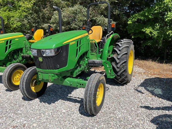 Photo of 2022 John Deere 5055E