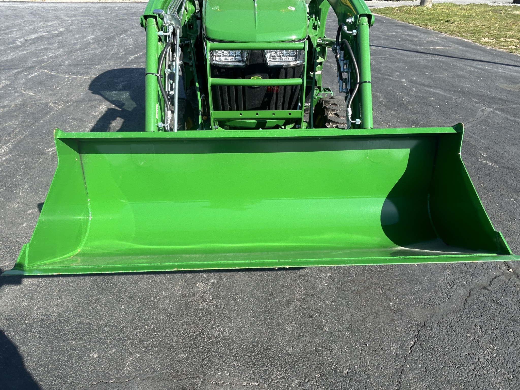  2025 John Deere 3033R at Heritage Tractor in Anderson, MO