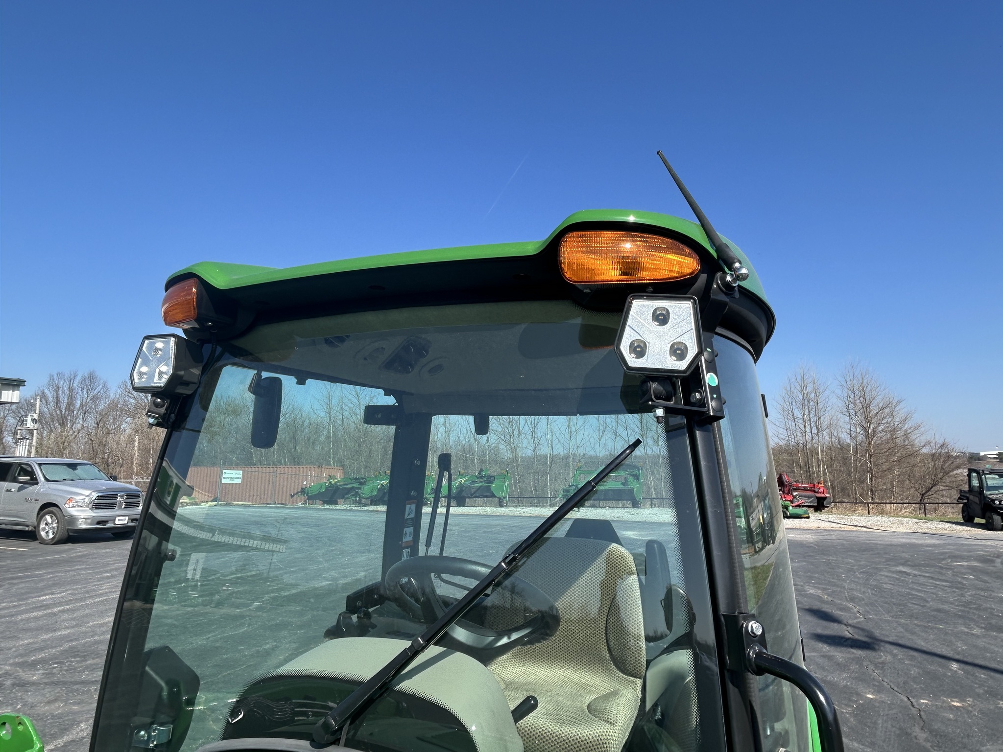  2025 John Deere 3033R at Heritage Tractor in Anderson, MO